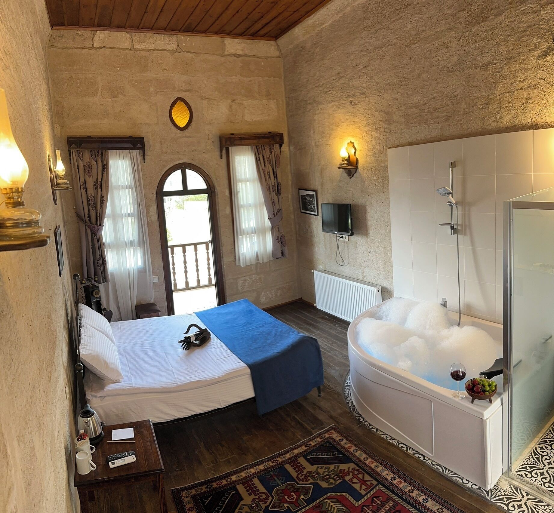 Deluxe Room | Premium bedding, Select Comfort beds, free minibar items, in-room safe