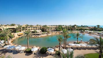 Deluxe Room, Pool View