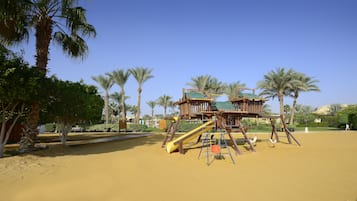 Tempat bermain anak - outdoor