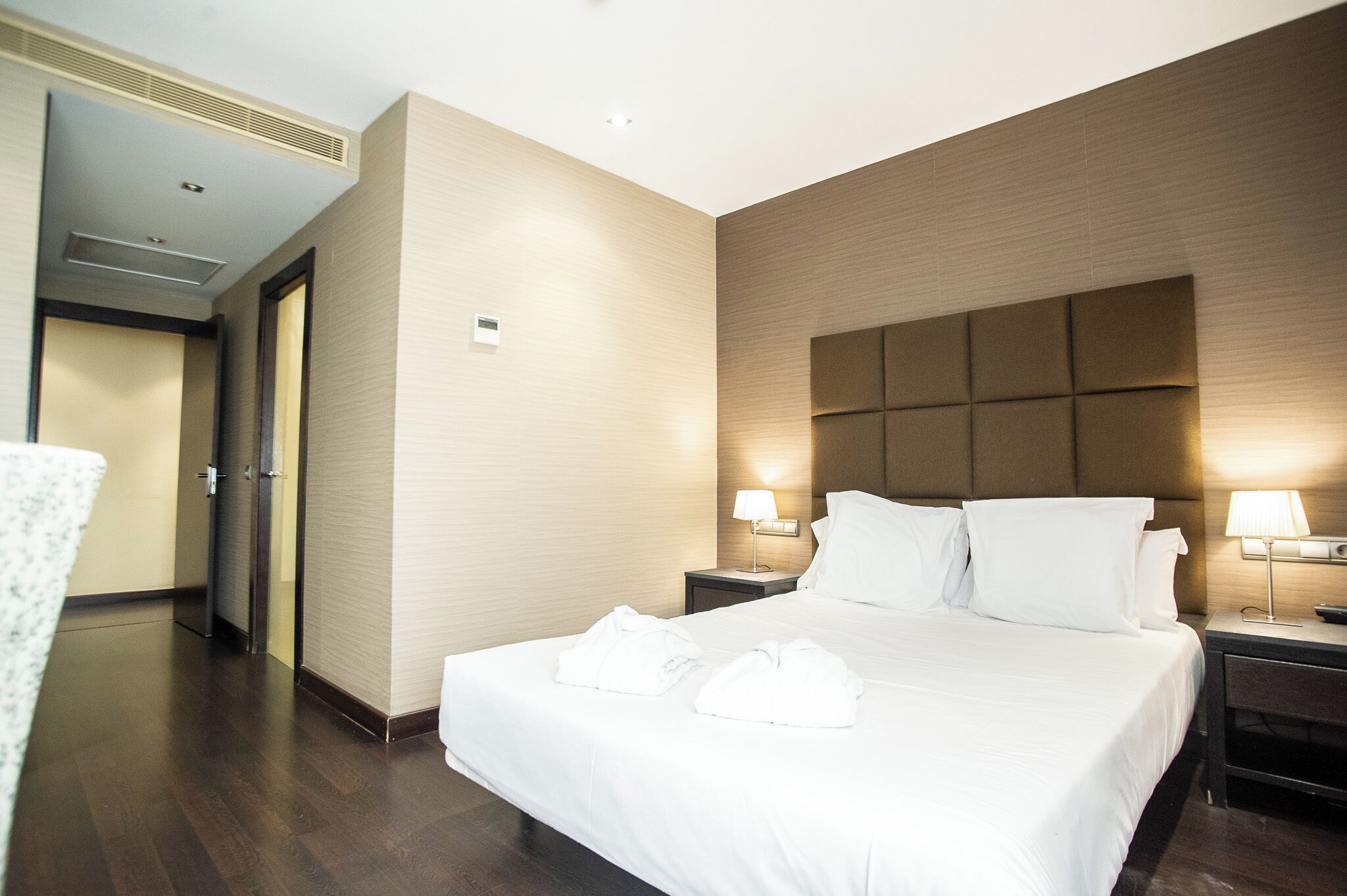 1 bedroom, premium bedding, minibar, desk