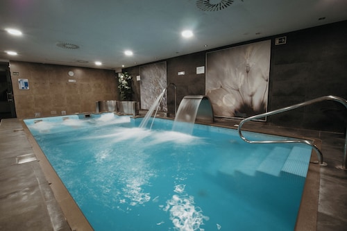 AZZ Asturias Langrehotel & Spa