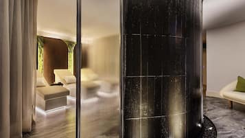 Couples treatment rooms, body treatments, hot stone massages