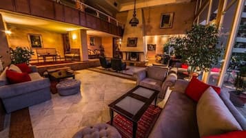 3 bares, bar junto a la piscina