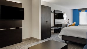 Suite, Multiple Beds | In-room safe, desk, blackout drapes, iron/ironing board - Holiday Inn Express Hotel & Suites Altoona-Des Moines by IHG (Altoona)