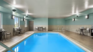 Indoor pool - Holiday Inn Express Hotel & Suites Altoona-Des Moines by IHG (Altoona)