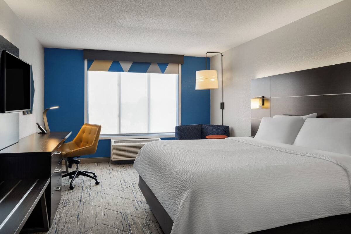Standard Room, 1 King Bed