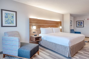 Suite, 1 King-Bett und Schlafsofa, barrierefrei (Communications Accessible) | Schreibtisch, Verdunkelungsvorhänge, Bügeleisen/Bügelbrett