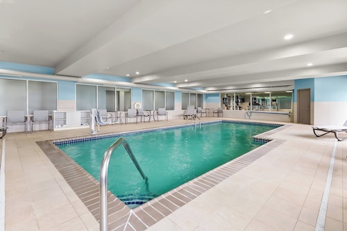 Holiday Inn Express & Suites Vandalia by IHG