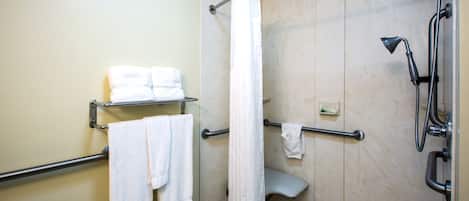 标准房, 1 张特大床, 无障碍 (Communications, Mobil, Roll-In Shower) | 办公桌、遮光窗帘、熨斗/熨衣板、免费婴儿床