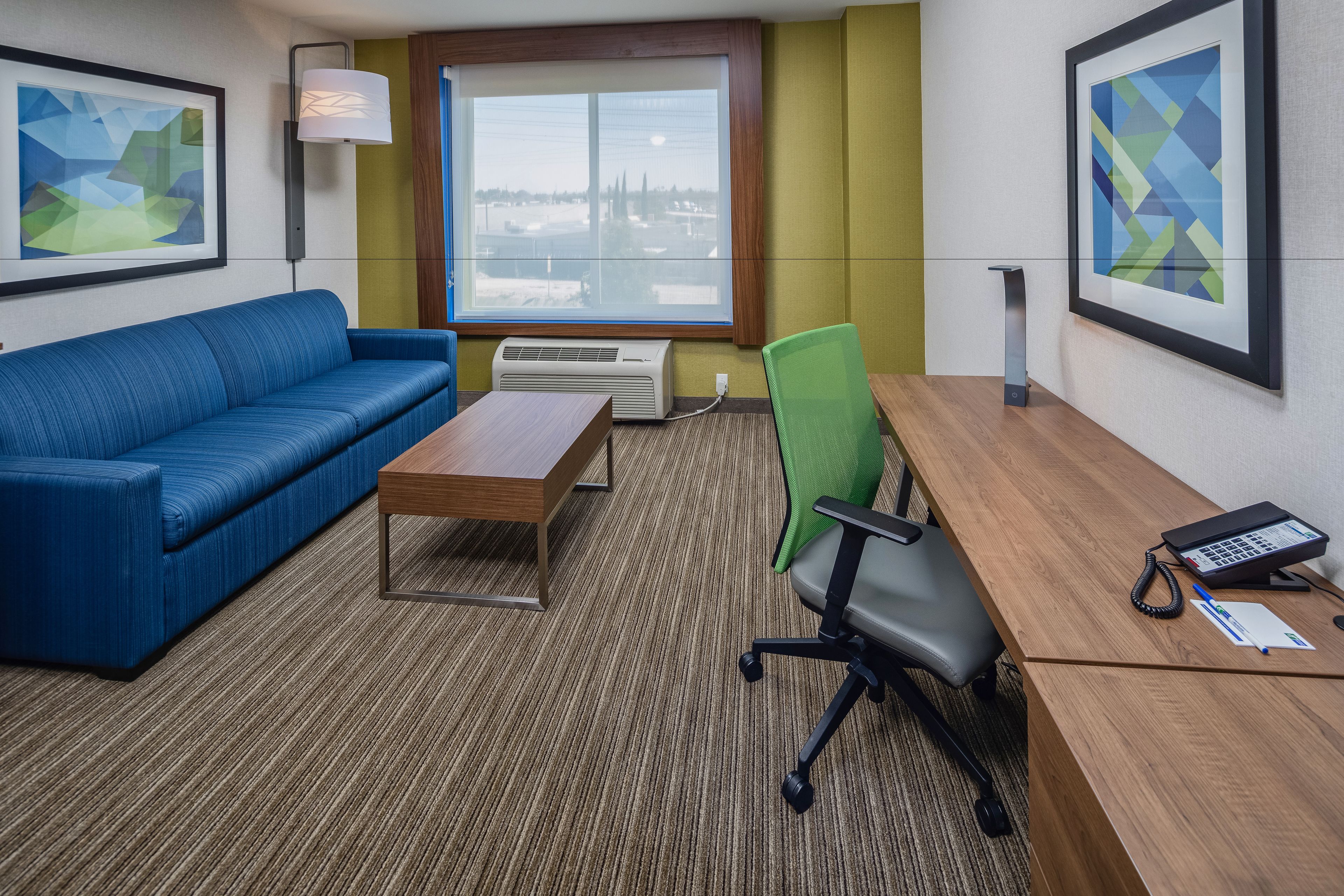 In-room safe, desk, iron/ironing board, free WiFi