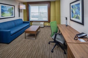 In-room safe, desk, iron/ironing board, free WiFi