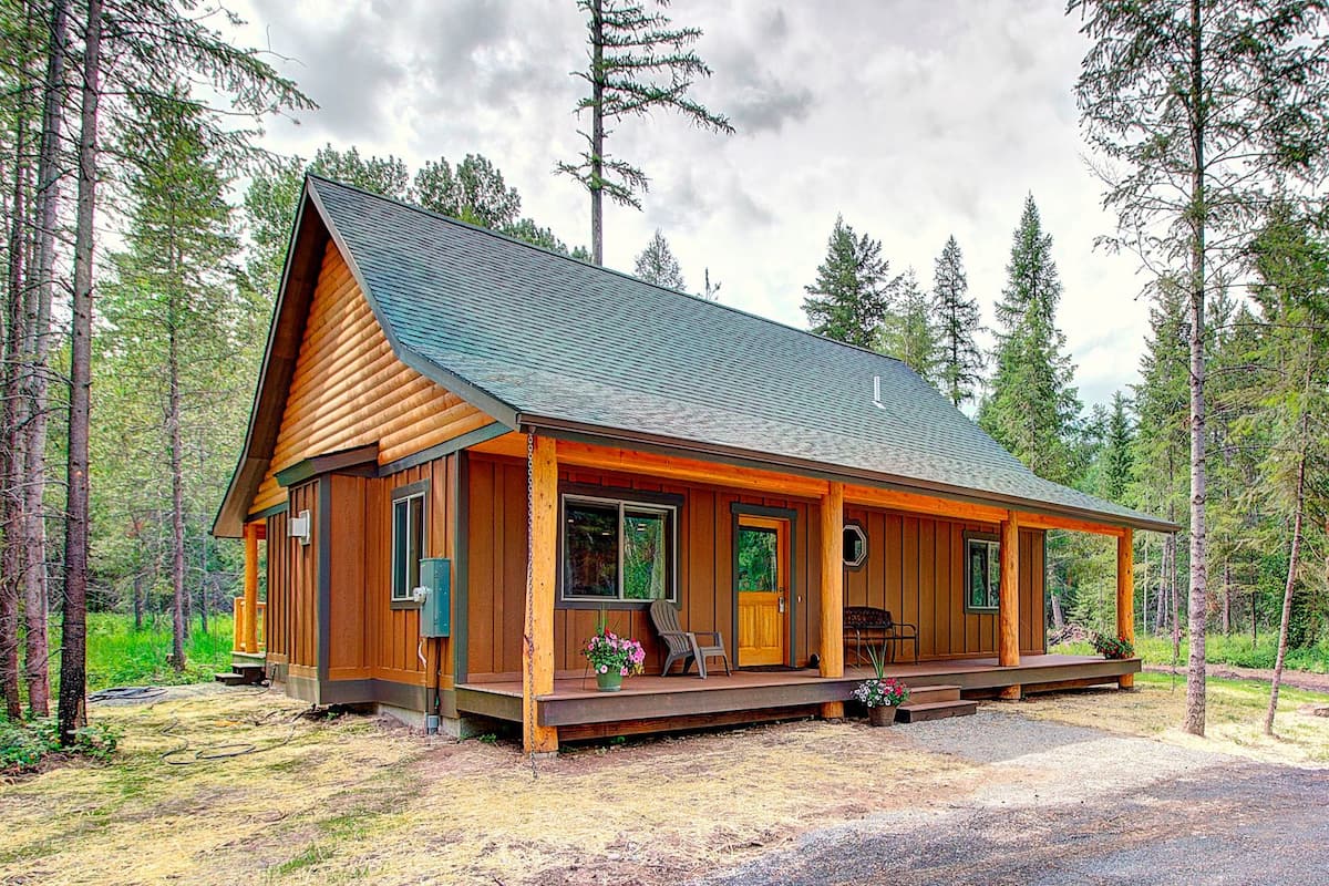 Deluxe Cabin, 3 Bedrooms | Down comforters, in-room safe, iron/ironing board, WiFi (free)