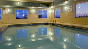 Indoor pool - Holiday Inn Express & Suites Sioux Center by IHG (Sioux Center)