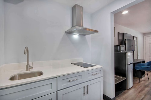 Studio 6 Eureka, CA – Old Town