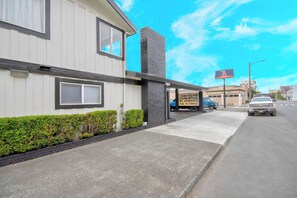 Exterior - Studio 6 Eureka, CA – Old Town (Eureka)