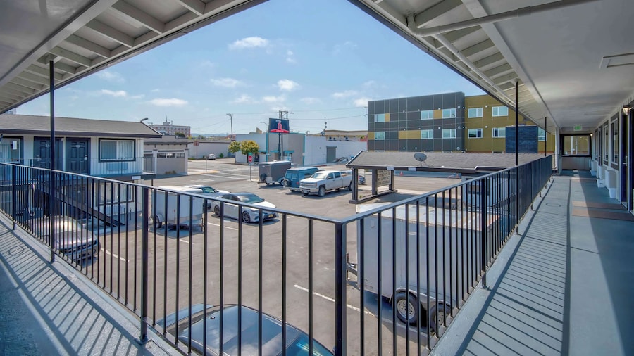 Studio 6 Eureka, CA – Old Town
