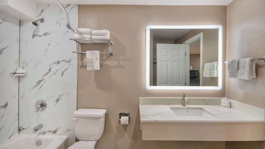Studio 6 Eureka, CA – Old Town