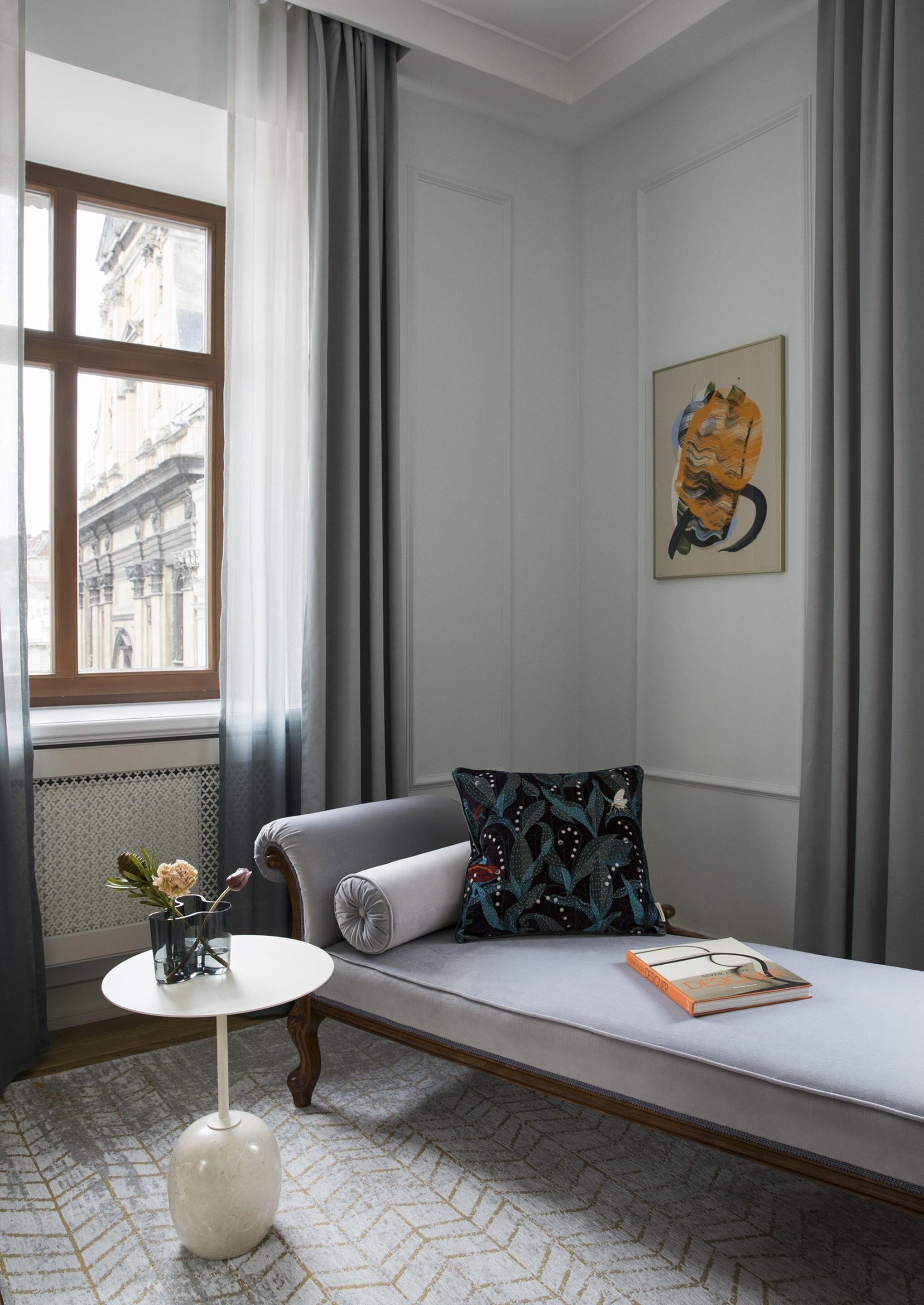 Suite Teatralna | Premium bedding, Select Comfort beds, minibar, in-room safe