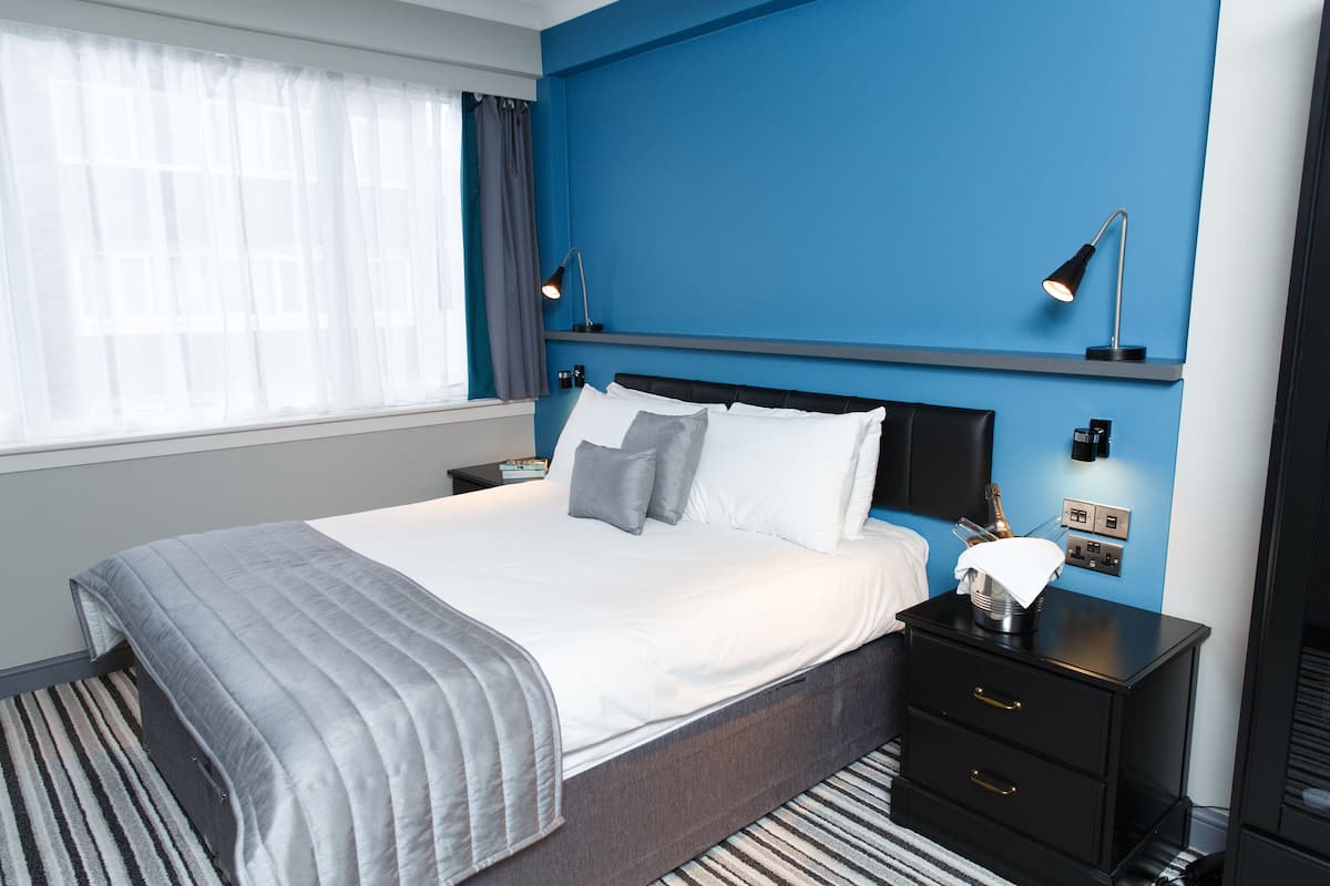 Executive Double Room | Dihias secara berasingan, meja, seterika/papan seterika, Wi-fi percuma
