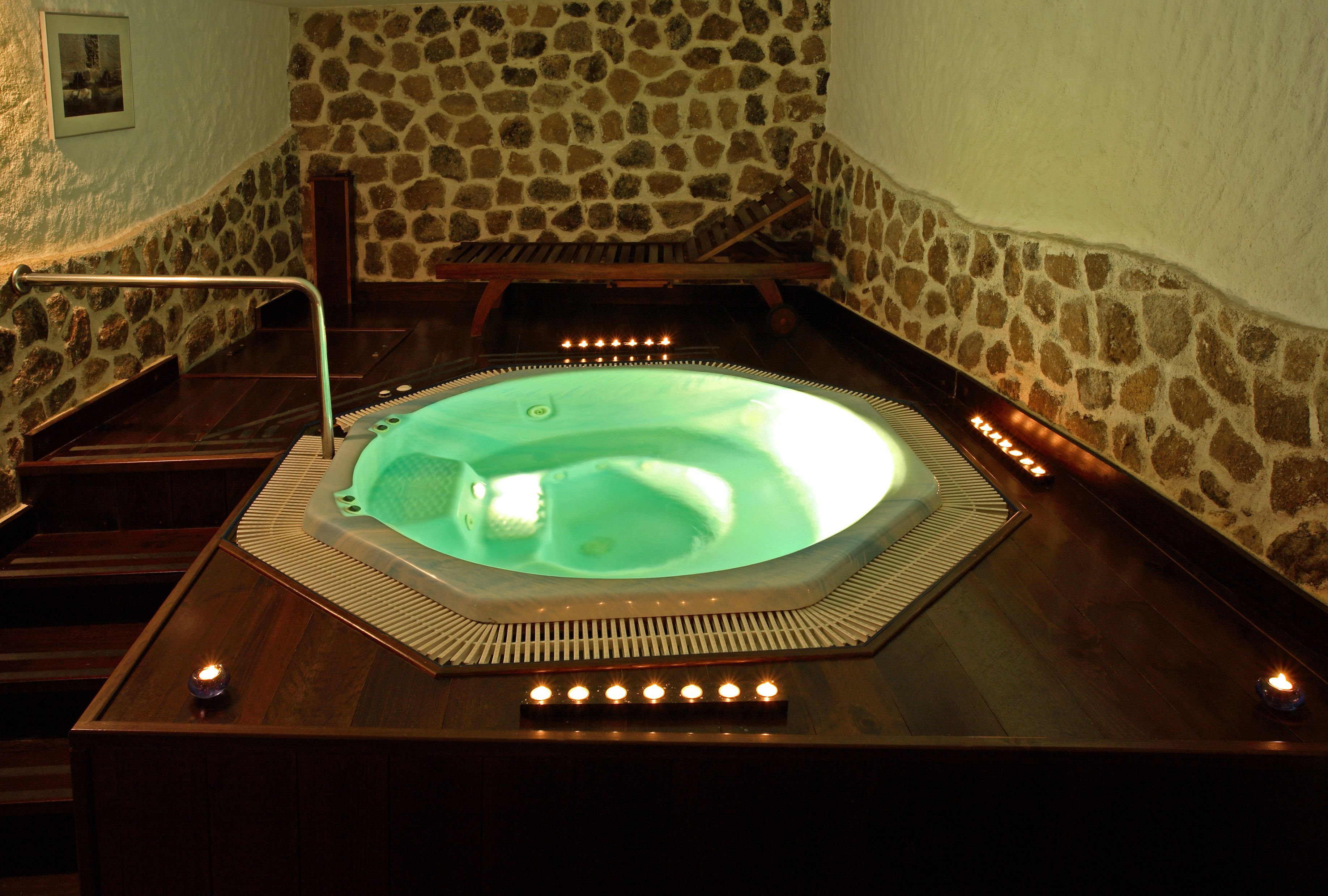 Sauna, hot tub, steam room, Turkish bath, body treatments