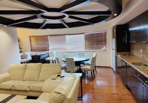 Presidential Suite, Multiple Beds, Non Smoking | Living area