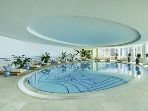 Indoor pool, seasonal outdoor pool, free cabanas, pool umbrellas