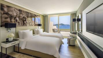Superior Twin Room, 2 Twin Beds, Sea View | Premium bedding, down comforters, memory foam beds, minibar