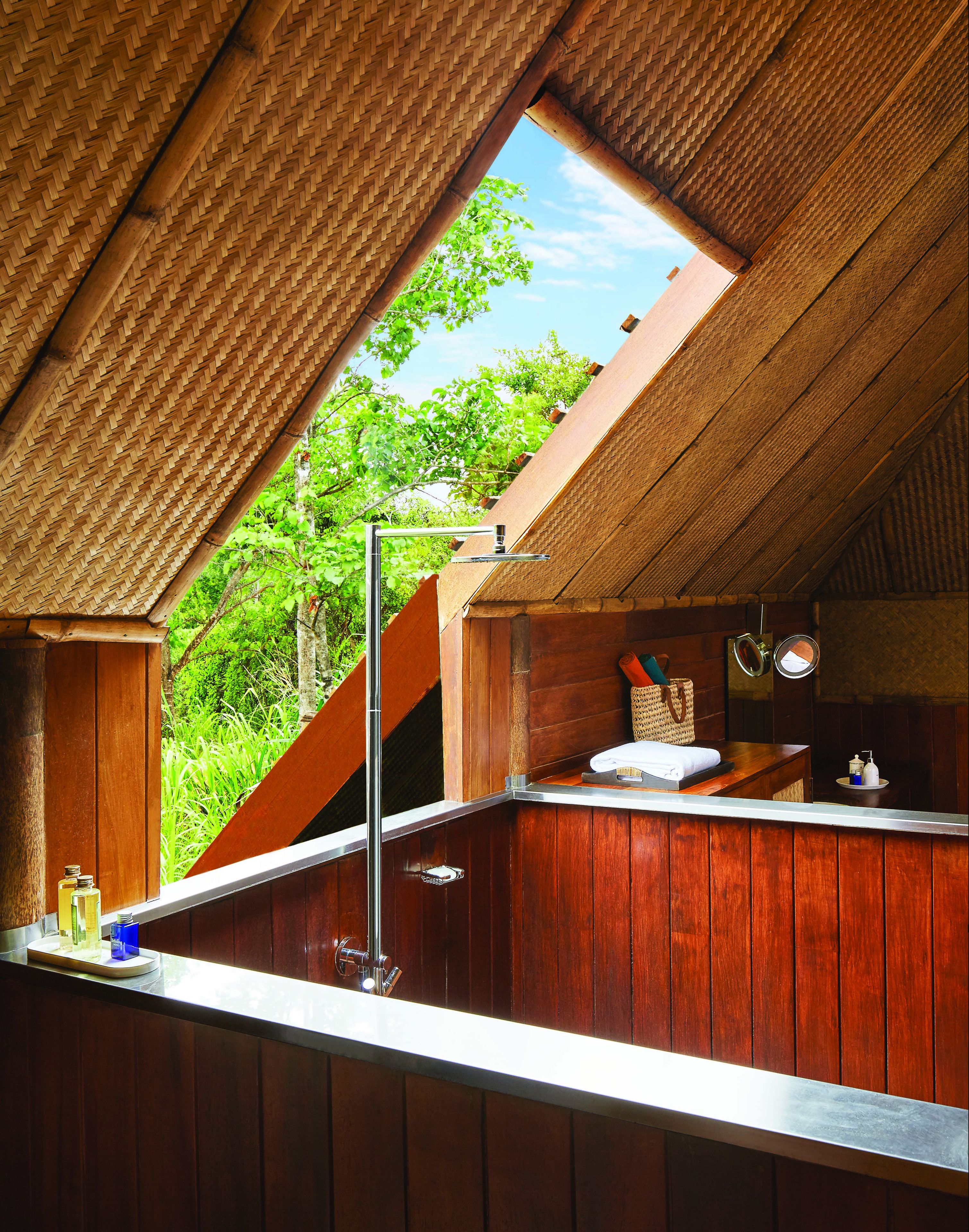 combined shower/bathtub, deep-soaking bathtub, rainfall showerhead