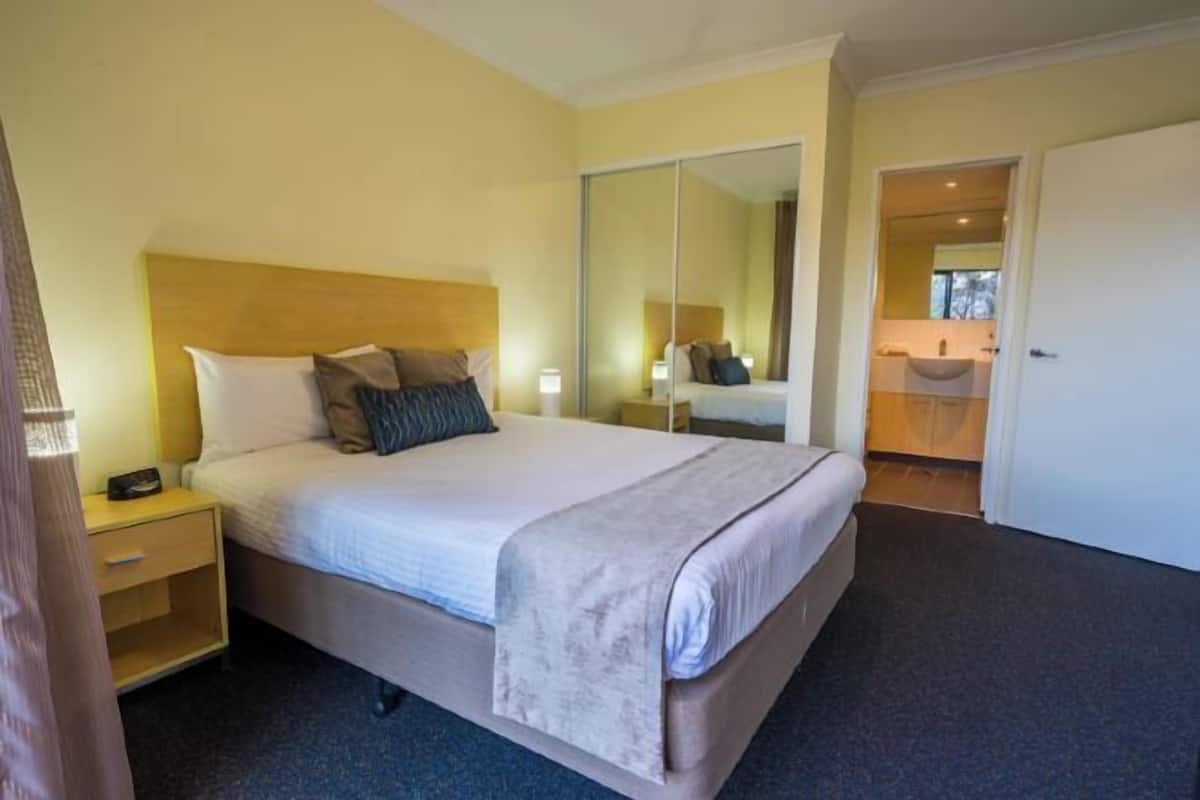 Ropa de cama de alta calidad y minibar