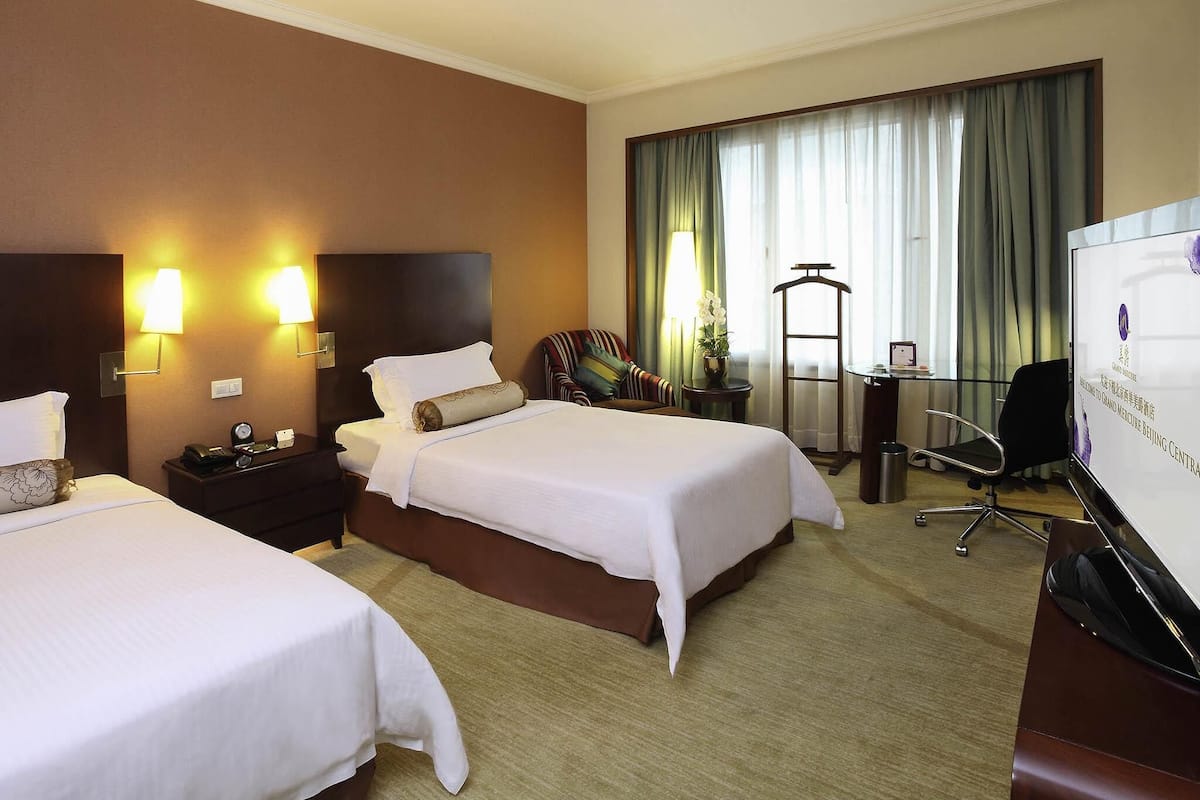 Superior Room, 2 Twin Beds | Minibar, in-room safe, desk, blackout drapes