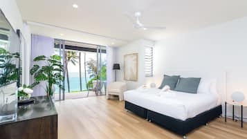 Condo | Cofres nos quartos, individualmente decorados