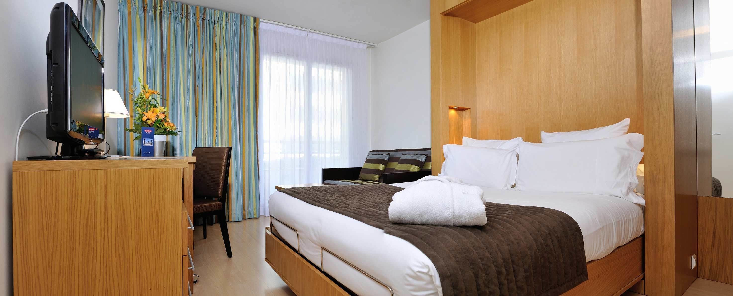 In-room safe, desk, blackout drapes, soundproofing