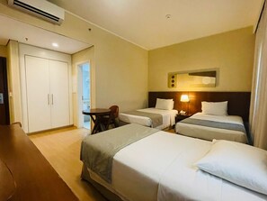 Minibaari, tallelokero huoneessa, äänieristys, ilmainen Wi-Fi