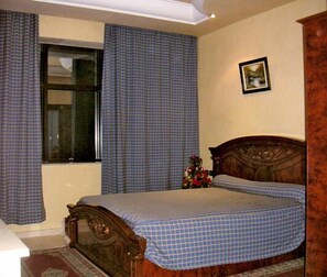 Premium bedding, in-room safe, blackout curtains, cots/infant beds - Odyssee Center (Casablanca)