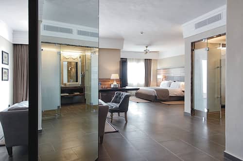 In-room safe, desk, cots/infant beds, free WiFi