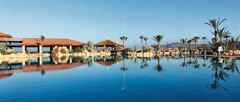 Indoor pool, 3 outdoor pools, pool umbrellas, pool loungers