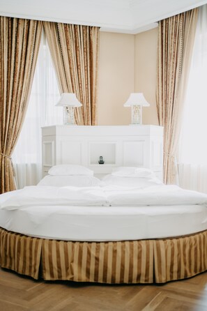 Suite, torre (no balcony) | Sábanas de algodón egipcio, ropa de cama hipoalergénica y edredón 