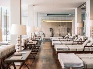 Sauna, bain Ă remous, hammam, soins corporels, massages sportifs