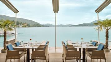 2 restauranter; serverer frokost