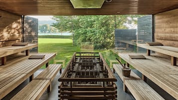 Sauna, Whirlpool, Dampfbad, Körperbehandlungen, Sportmassagen