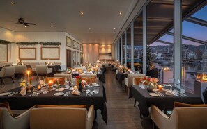 2 restaurantes; se sirven comidas 