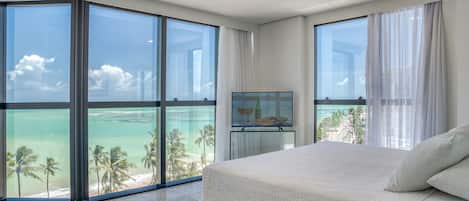 Excellence Frente Mar Casal | VÀrdeförvaringsskÄp pÄ rummet, mörklÀggningsgardiner och ljudisolering