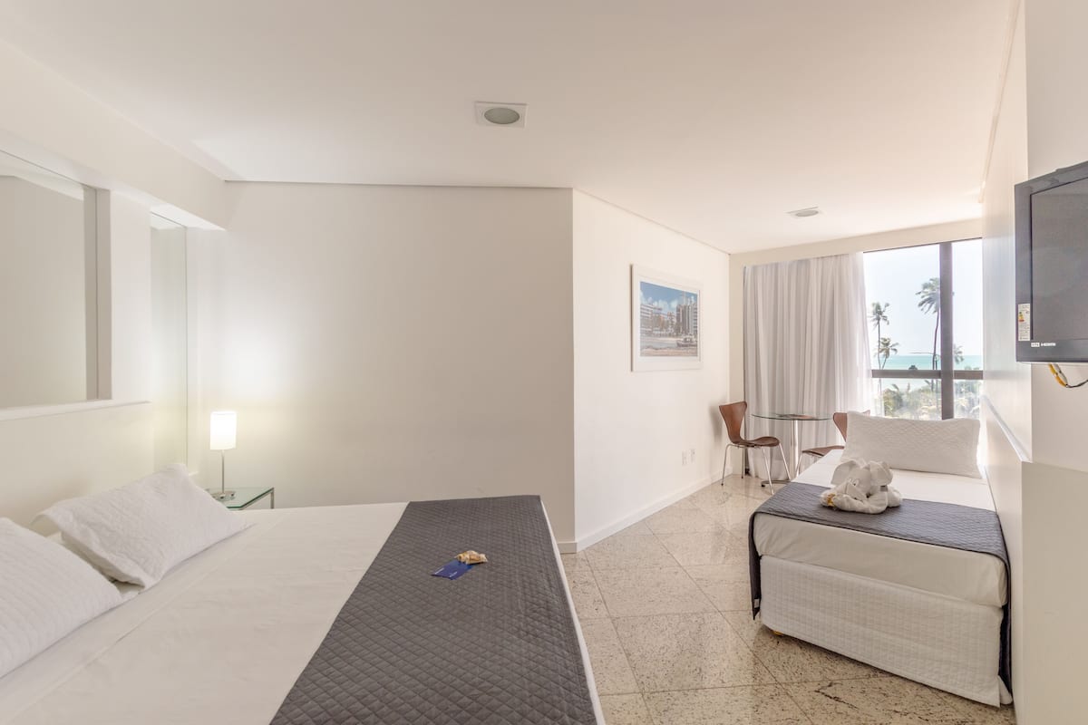 Premium Triplo Lateral Mar | In-room safe, blackout curtains, soundproofing, free WiFi