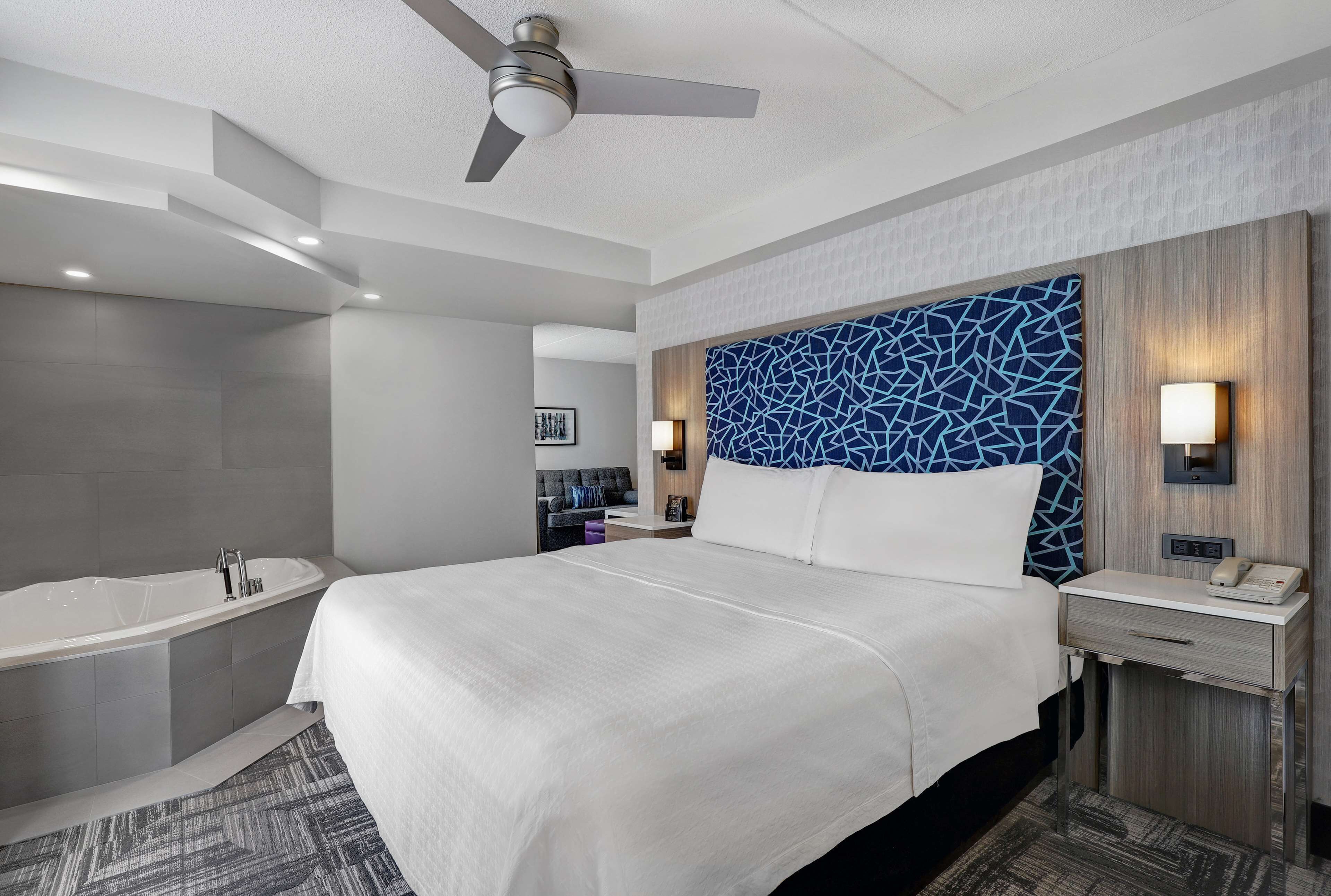 studio, 1 king bed, non smoking (whirlpool) | premium bedding, in-room safe, soundproofing, iron/ironing board