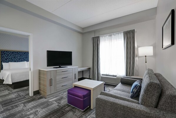 Suite, 1 Bedroom, Non Smoking (2 Queen Beds) | Living area | Flat-screen TV, pay movies