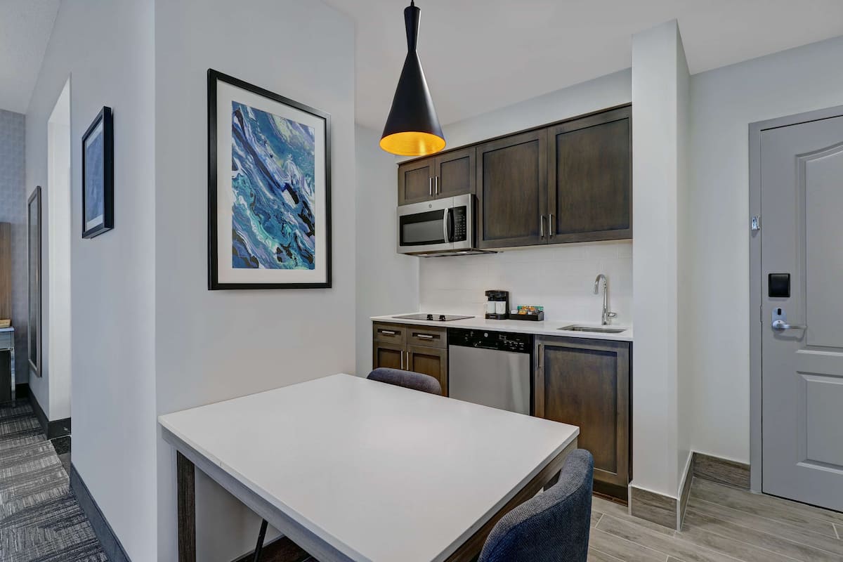 studio suite, 1 king bed, non smoking | private kitchen | fridge, microwave, stovetop, dishwasher