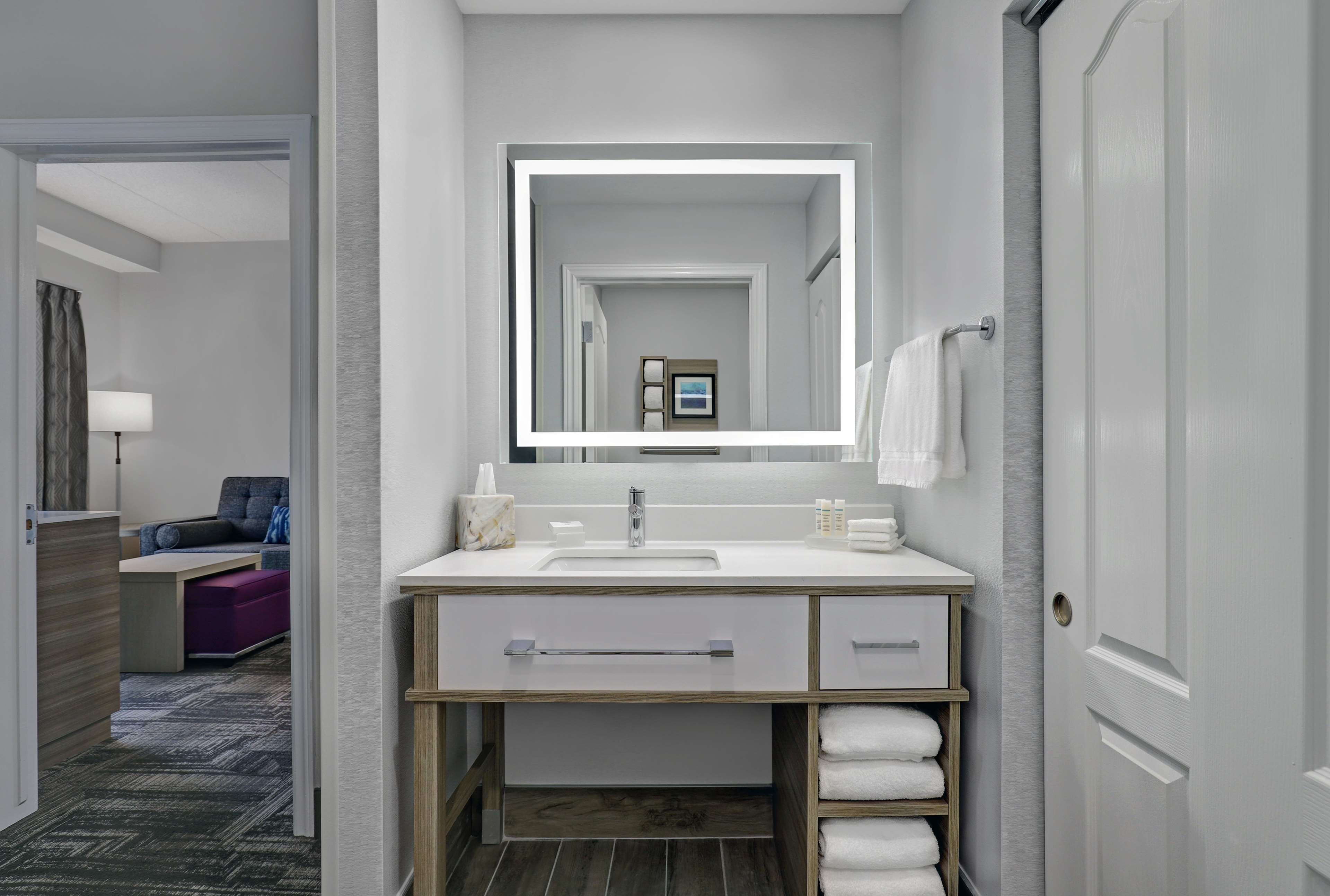 suite, 1 bedroom, non smoking (2 queen beds) | bathroom | designer toiletries, hair dryer, towels