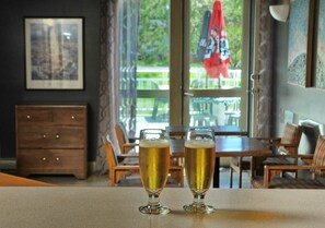 Bar (on property) - Auberge Beauséjour (Les Eboulements)