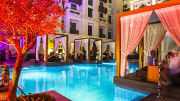 Outdoor pool, sun loungers