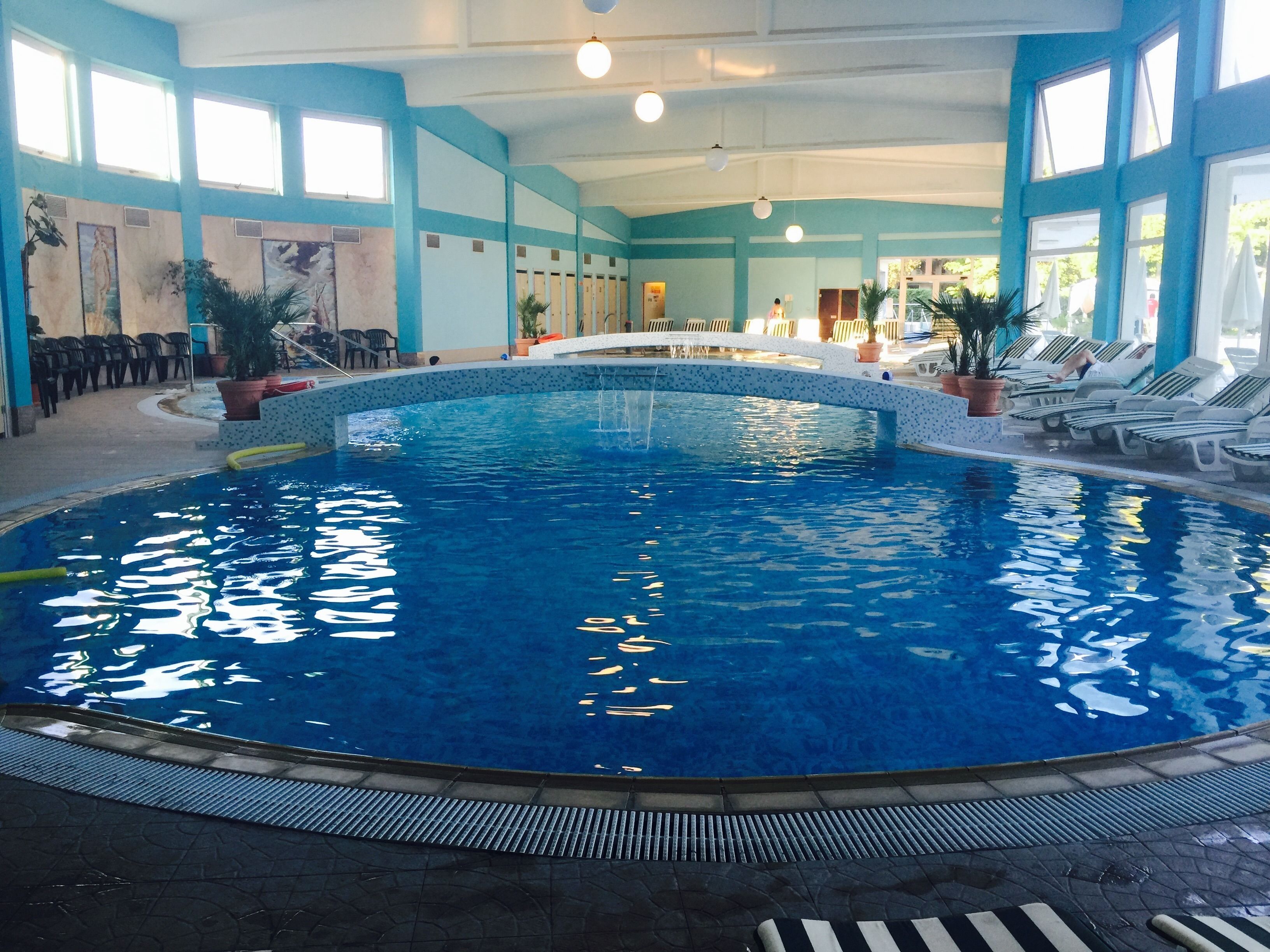 室內游泳池